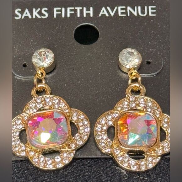 Saks Fifth Avenue Elegant Gold and AB Crystal Center Clover Floral Earring 1.5in - Picture 3 of 8
